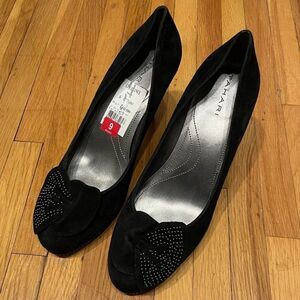 Tahari David Black Suede High Heels Rhinestone Embellished Bow Women’s Size 9